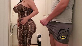 play His cock rises when he sees her ass so big