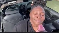 play Mamada pública descuidada en la amplia luz del día ruina la camisa de Ebony con enorme corrida