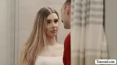 play La niñera T-girl atrapada en la acción anal mientras lavaba la ropa