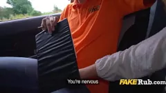 play Zobacz, jak ta europejska MILF pokazuje swoje idealne piersi na tylnym siedzeniu ciężarówki, aby mieć szansę zobaczyć swoje prawo jazdy