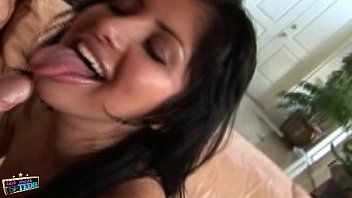 play Maturaa bruneta face sex demential si inghite sloboz
